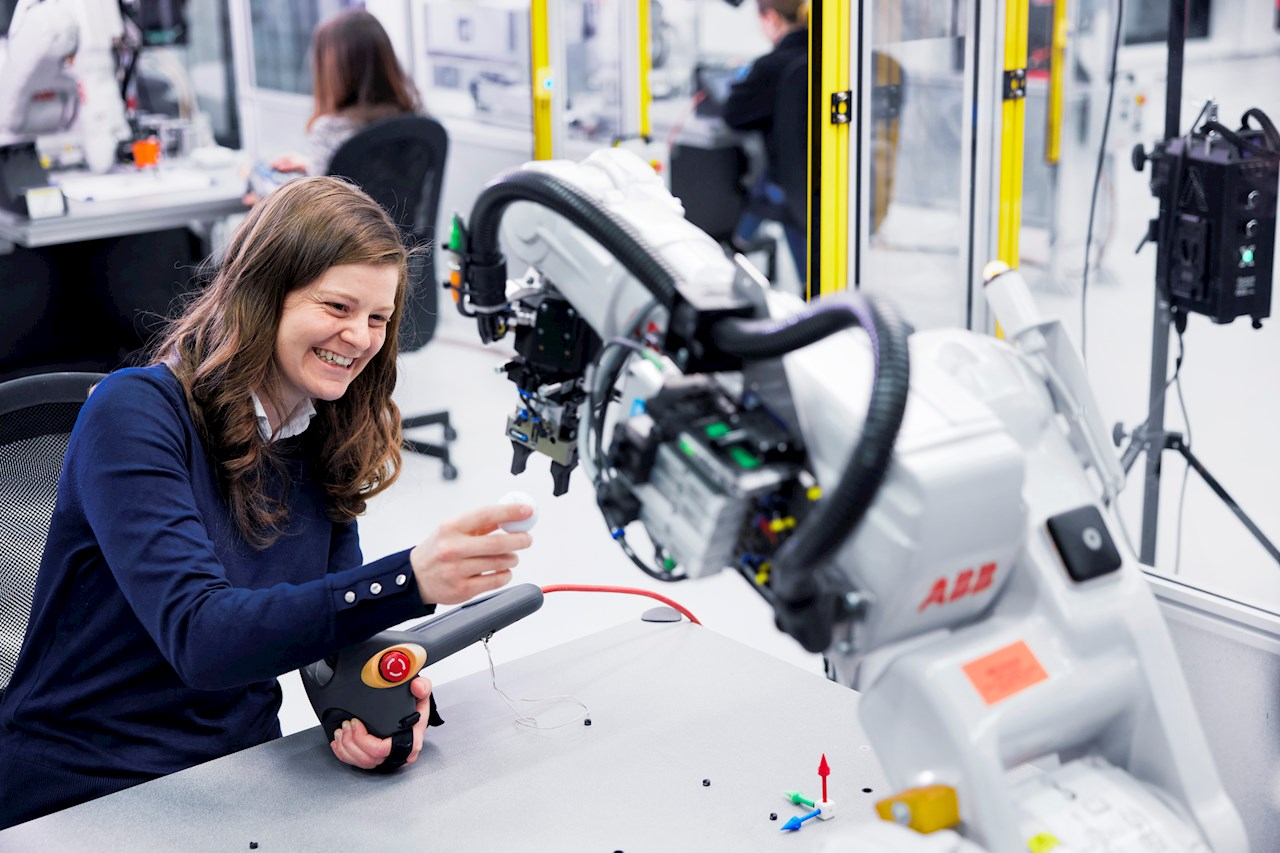 MC ABB Survey Reveals Re Industrialization at Risk from Global Education Gap in Automation 4 1280x853
