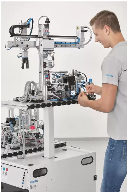 Festo MC October21 How Festo Is Filling The Training Gap 3 450x675