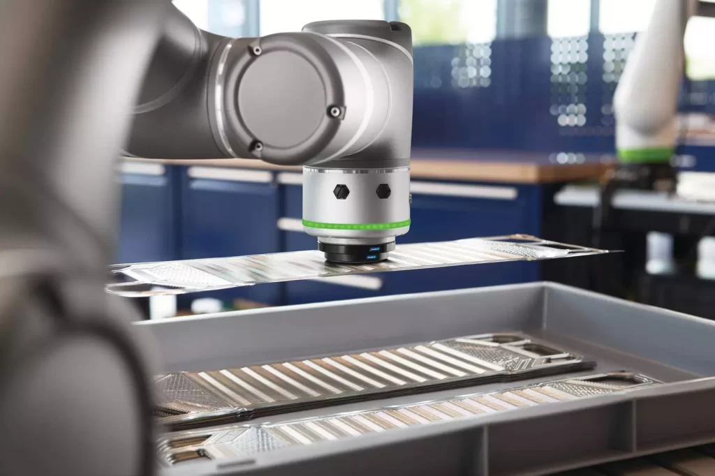 Energy-independent adhesive gripper: ADHESO grips sensitive surfaces without leaving any residues, and therefore, opens up new areas of application in the field of e-mobility, SCHUNK