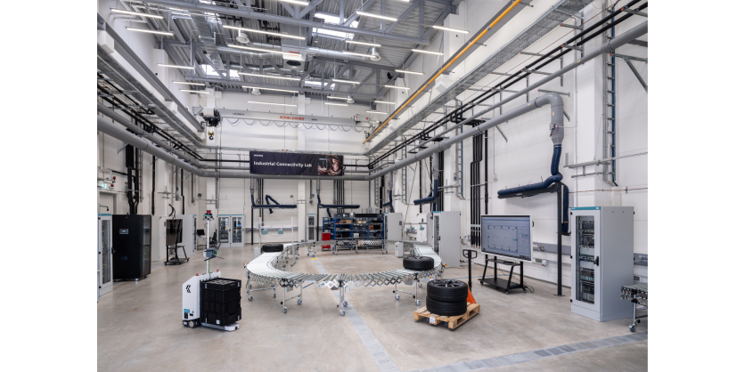 Siemens customers test wireless technologies in new industrial laboratory