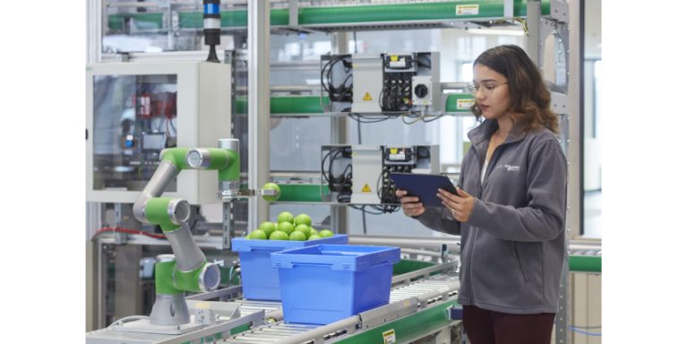 Integrated Industrial Robotic Solutions from One Single Source Provider: Schneider Electric