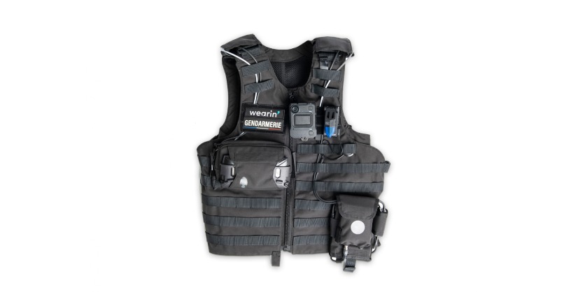 Police Tactical Vest: IoT and AI to Enhance Safety on Operations